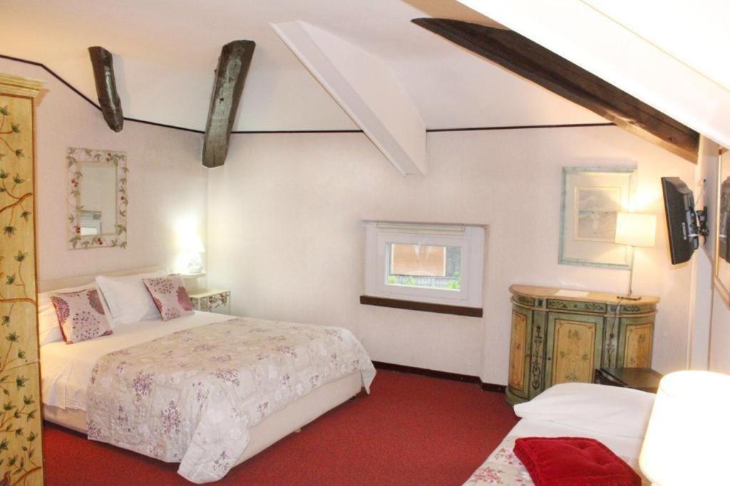 Triple Room Private Bathroom