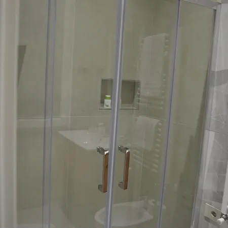 Camera Varese Apartment-3