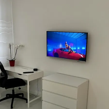 Camera Varese Apartment-2